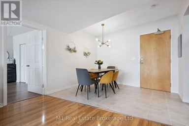 208 - 105 BAGOT STREET Guelph (Junction/Onward Willow) Ontario photo 4