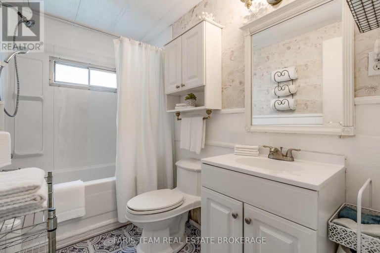 4118 ASH CRESCENT, Severn, Ontario, L3V0V1