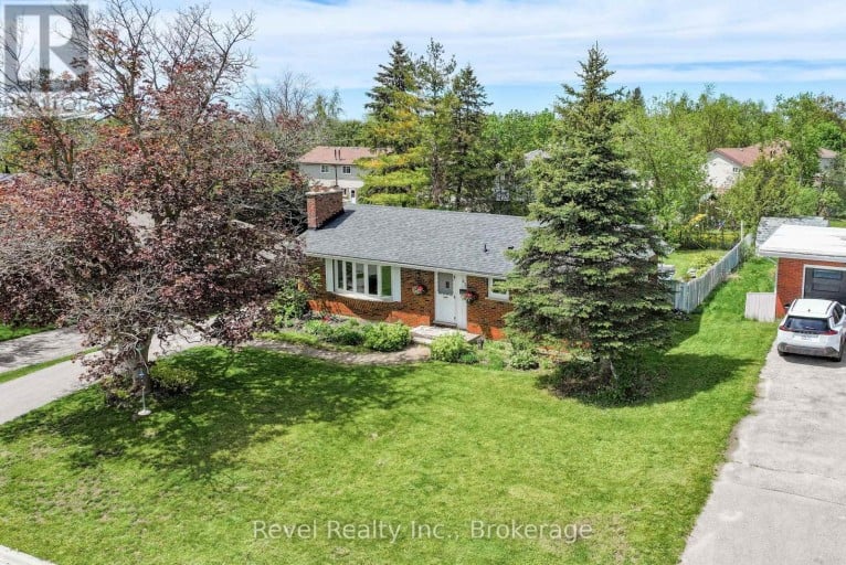 42 KAWARTHA DRIVE, Kawartha Lakes (Lindsay), Ontario, K9V1A5