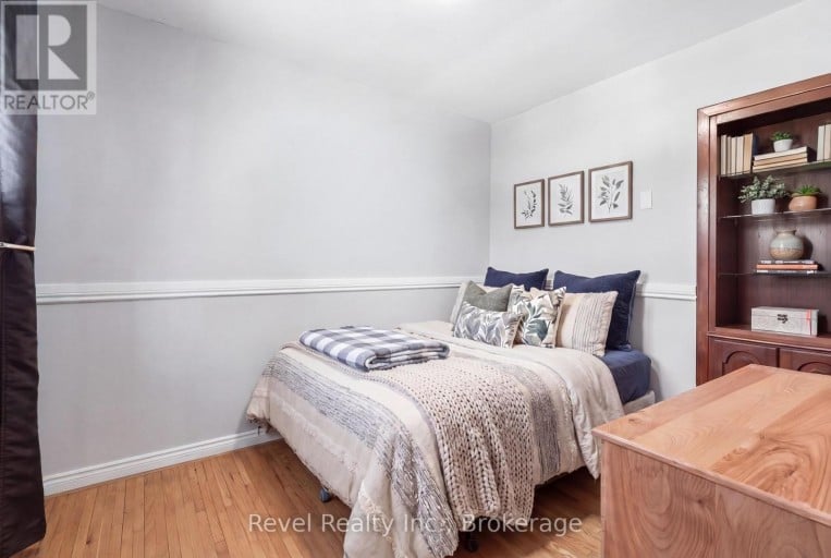 42 KAWARTHA DRIVE, Kawartha Lakes (Lindsay), Ontario, K9V1A5