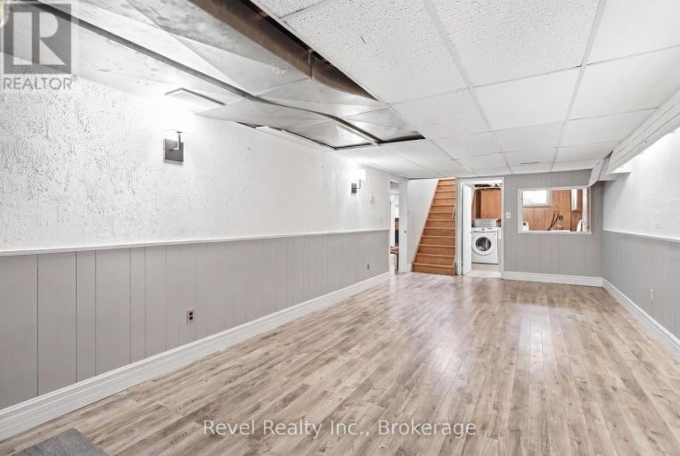 42 KAWARTHA DRIVE, Kawartha Lakes (Lindsay), Ontario, K9V1A5