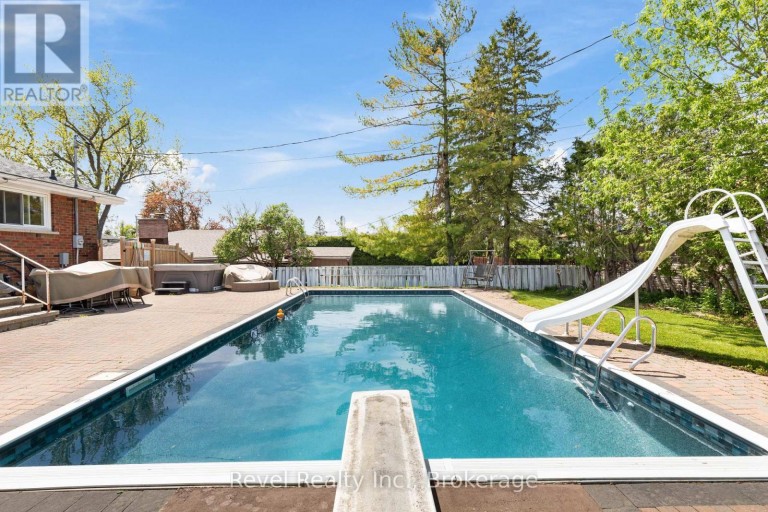 42 KAWARTHA DRIVE, Kawartha Lakes (Lindsay), Ontario, K9V1A5