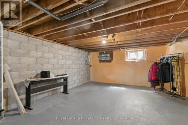 120 HILL STREET E Centre Wellington (Fergus) Ontario photo 30
