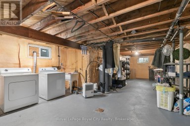 120 HILL STREET E Centre Wellington (Fergus) Ontario photo 32