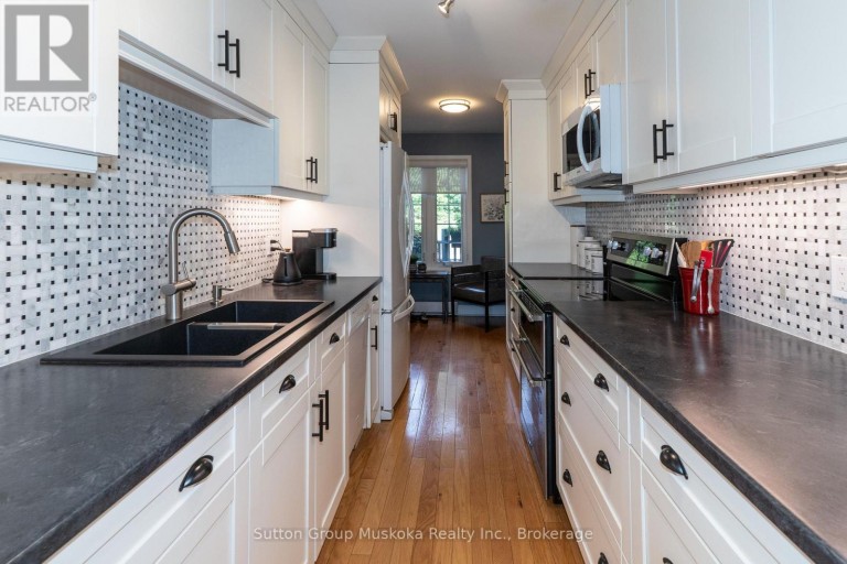 4 - 44 KING WILLIAM STREET, Huntsville, Ontario, P1H1G3