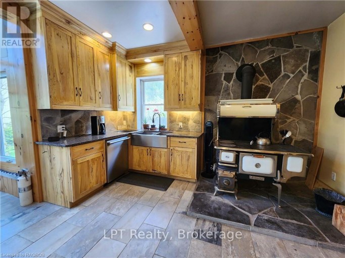 484 CARLISLE STREET, Saugeen Shores, Ontario, N0H2L0