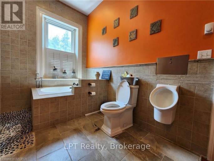 484 CARLISLE STREET, Saugeen Shores, Ontario, N0H2L0