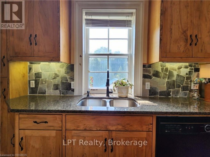 484 CARLISLE STREET, Saugeen Shores, Ontario, N0H2L0