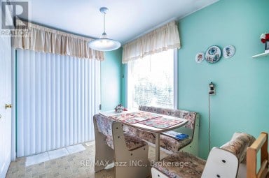 5 KING COURT Clarington (Newcastle) Ontario photo 14