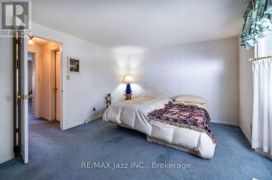 5 KING COURT Clarington (Newcastle) Ontario photo 17