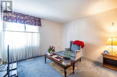 5 KING COURT Clarington (Newcastle) Ontario photo 19