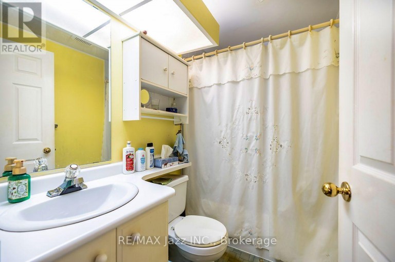 5 KING COURT, Clarington (Newcastle), Ontario, L1B1L7