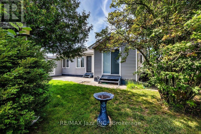 5 KING COURT, Clarington (Newcastle), Ontario, L1B1L7