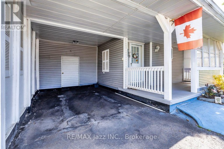 5 KING COURT, Clarington (Newcastle), Ontario, L1B1L7