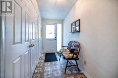 5 KING COURT Clarington (Newcastle) Ontario photo 6