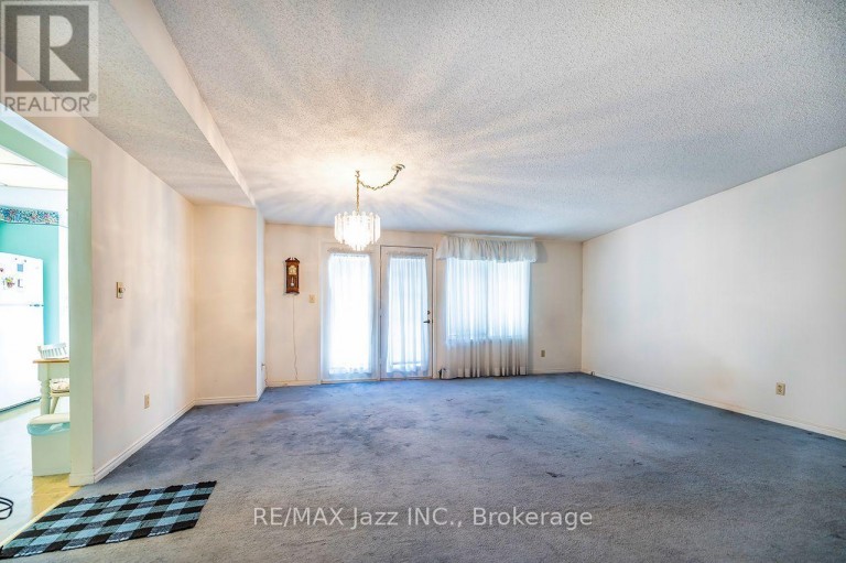 5 KING COURT, Clarington (Newcastle), Ontario, L1B1L7