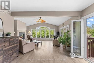 18 MATTHEWS COURT Peterborough (Monaghan Ward 2) Ontario photo 16