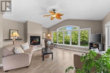 18 MATTHEWS COURT Peterborough (Monaghan Ward 2) Ontario photo 18