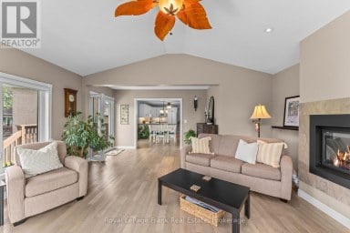 18 MATTHEWS COURT Peterborough (Monaghan Ward 2) Ontario photo 19