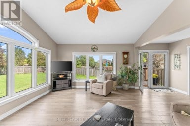 18 MATTHEWS COURT Peterborough (Monaghan Ward 2) Ontario photo 20