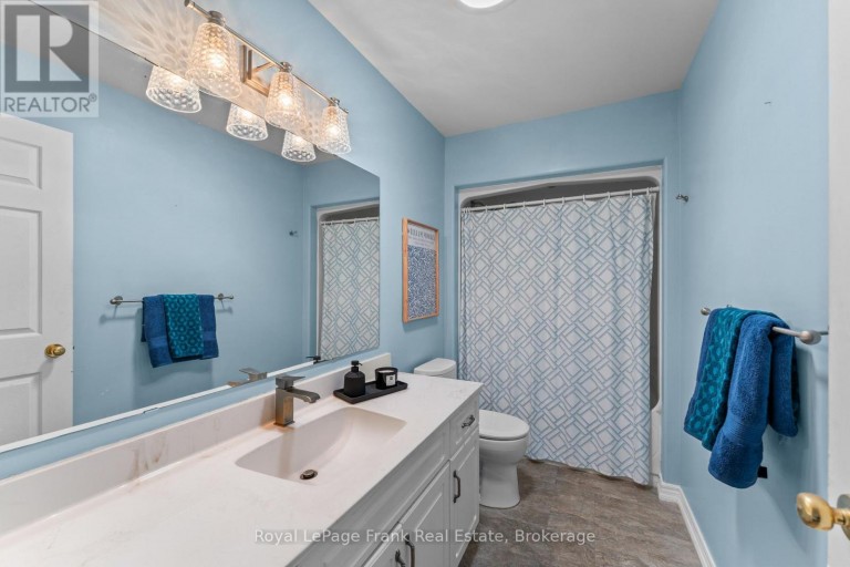 18 MATTHEWS COURT, Peterborough (Monaghan Ward 2), Ontario, K9K2S8