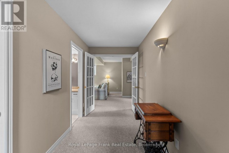 18 MATTHEWS COURT, Peterborough (Monaghan Ward 2), Ontario, K9K2S8