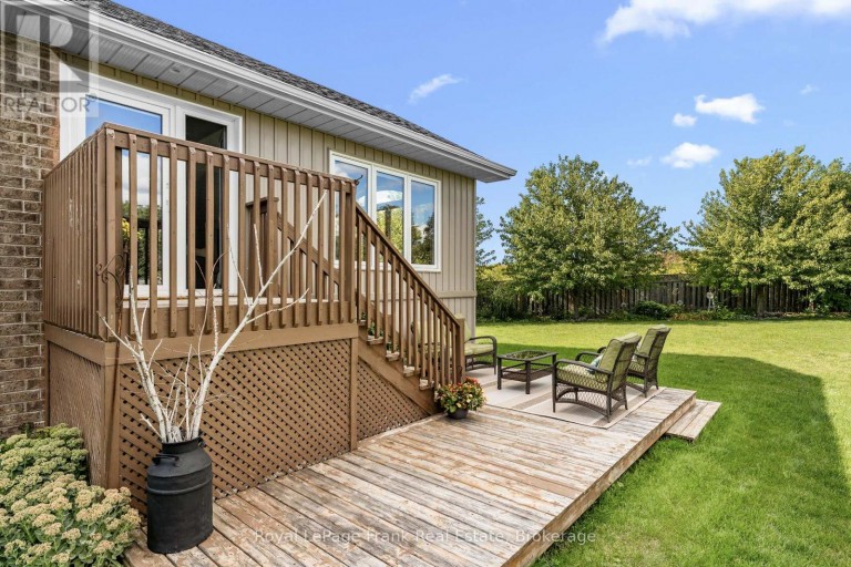 18 MATTHEWS COURT, Peterborough (Monaghan Ward 2), Ontario, K9K2S8