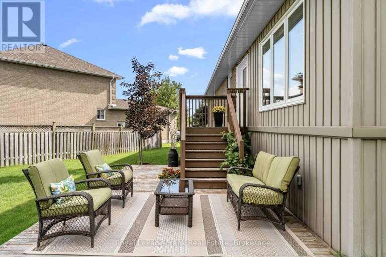 18 MATTHEWS COURT, Peterborough (Monaghan Ward 2), Ontario, K9K2S8