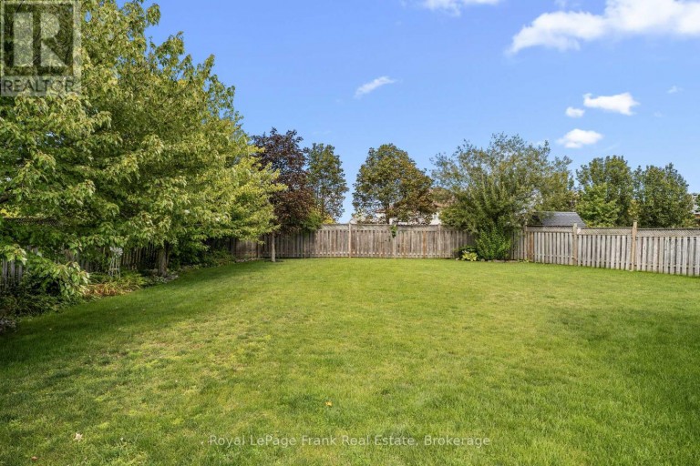 18 MATTHEWS COURT, Peterborough (Monaghan Ward 2), Ontario, K9K2S8