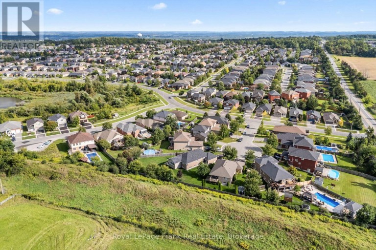 18 MATTHEWS COURT, Peterborough (Monaghan Ward 2), Ontario, K9K2S8