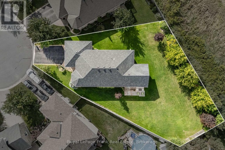 18 MATTHEWS COURT, Peterborough (Monaghan Ward 2), Ontario, K9K2S8