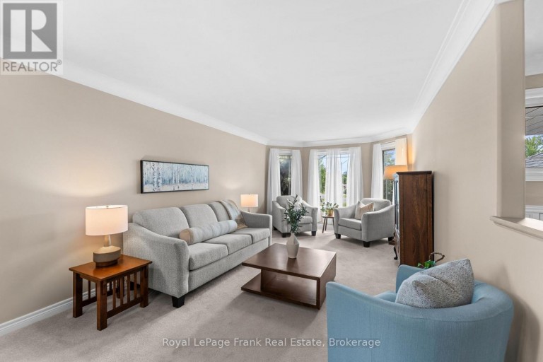 18 MATTHEWS COURT, Peterborough (Monaghan Ward 2), Ontario, K9K2S8