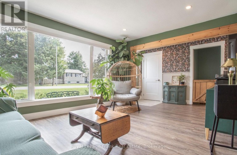 10 CHICKADEE COURT, Kawartha Lakes (Mariposa), Ontario, L9L1B6
