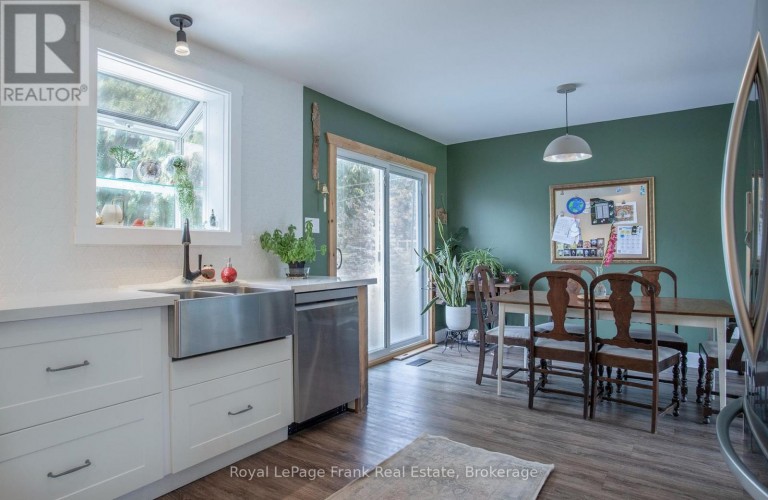 10 CHICKADEE COURT, Kawartha Lakes (Mariposa), Ontario, L9L1B6