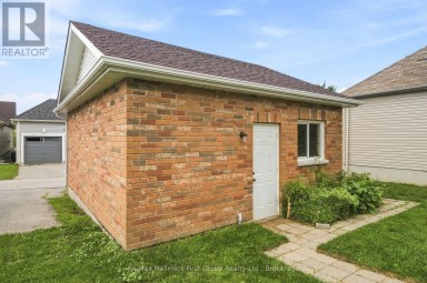 777 PRINCE OF WALES DRIVE Cobourg Ontario photo 28