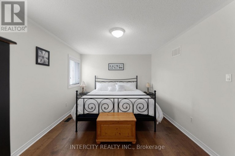 37 REDFINCH CRESCENT, Vaughan (Vellore Village), Ontario, L4H2C5