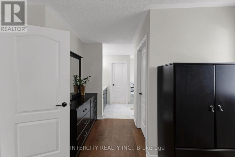 37 REDFINCH CRESCENT, Vaughan (Vellore Village), Ontario, L4H2C5