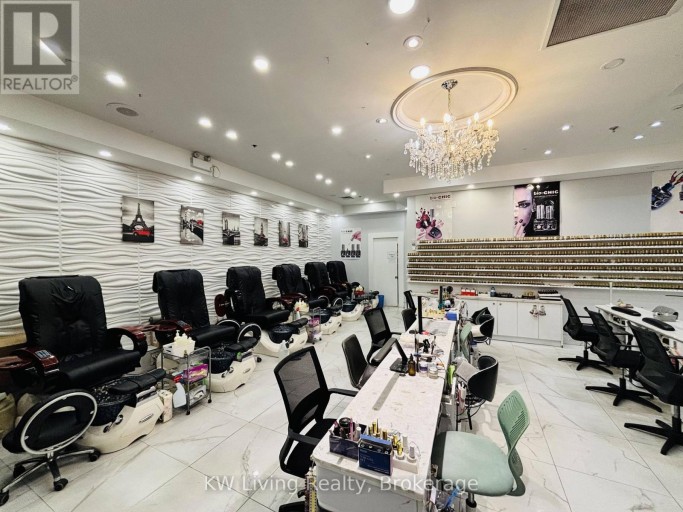 312 - 25 PEEL CENTRE DRIVE, Brampton (Queen Street Corridor), Ontario, L6T3R5
