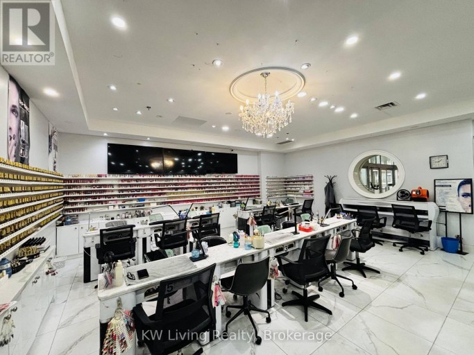 312 - 25 PEEL CENTRE DRIVE, Brampton (Queen Street Corridor), Ontario, L6T3R5