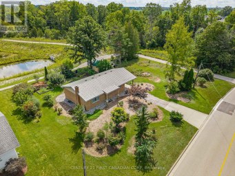 52 GILL ROAD Lambton Shores (Grand Bend) Ontario photo 1