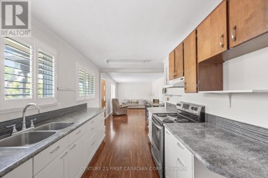 52 GILL ROAD Lambton Shores (Grand Bend) Ontario photo 12
