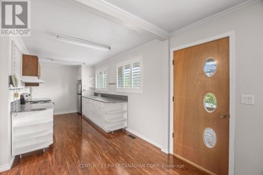 52 GILL ROAD Lambton Shores (Grand Bend) Ontario photo 9