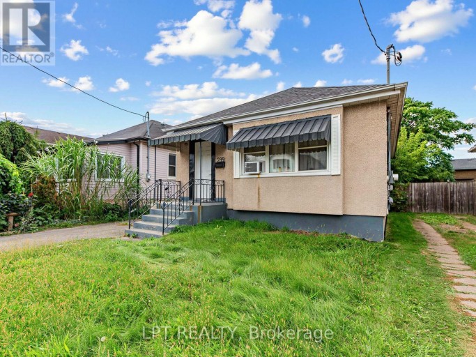 239 VINE STREET, St. Catharines (Fairview), Ontario, L2M4S9