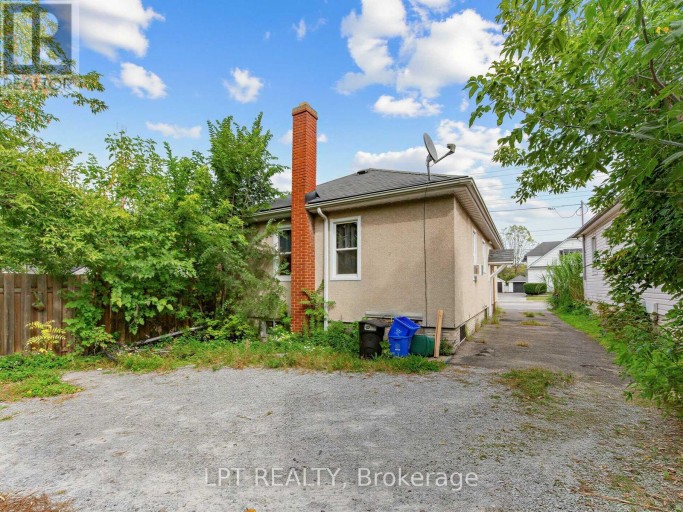 239 VINE STREET, St. Catharines (Fairview), Ontario, L2M4S9