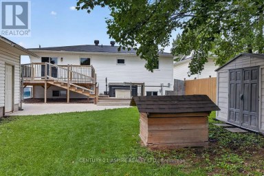 50 PORTAGE ROAD Petawawa Ontario photo 12