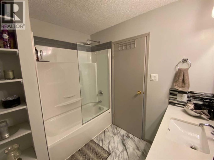 3 Lake Bevan Drive E, Brooks, Alberta, T1R0L3