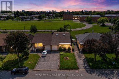 65 COMBERMERE DRIVE Toronto (Parkwoods-Donalda) Ontario photo 1
