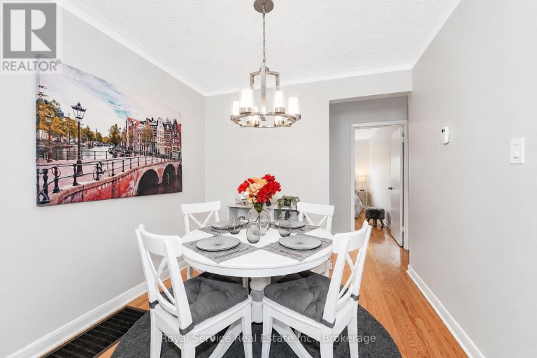 65 COMBERMERE DRIVE, Toronto (Parkwoods-Donalda), Ontario, M3A2W4