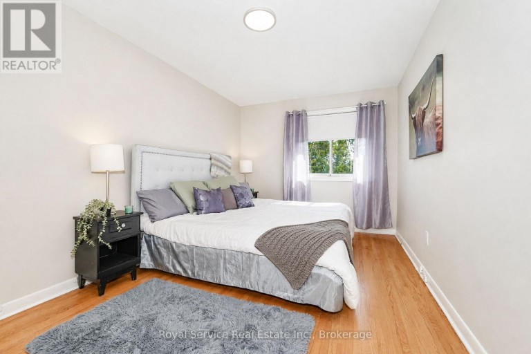 65 COMBERMERE DRIVE, Toronto (Parkwoods-Donalda), Ontario, M3A2W4