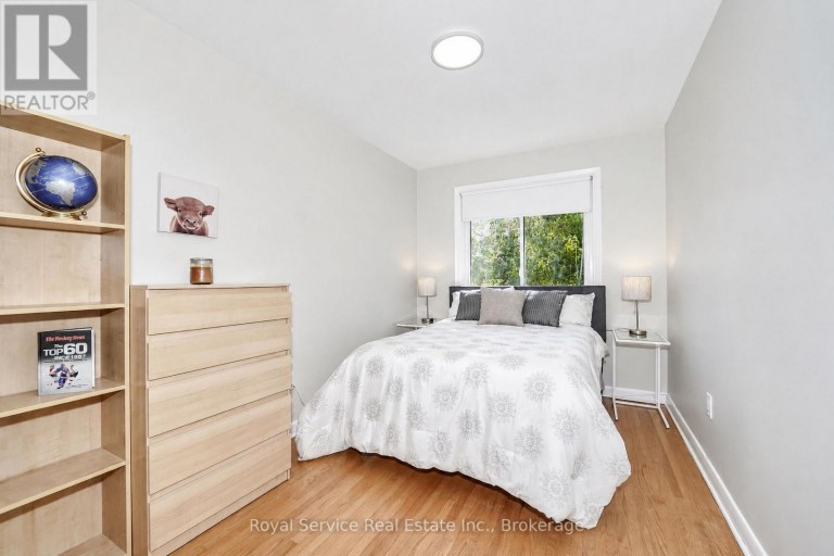 65 COMBERMERE DRIVE, Toronto (Parkwoods-Donalda), Ontario, M3A2W4